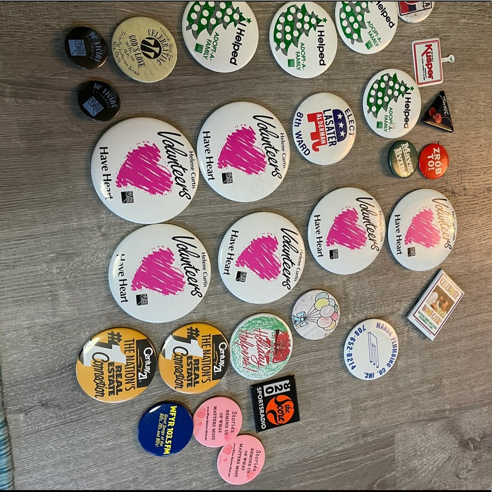 Vintage pin button bundle - Picture 3 of 7